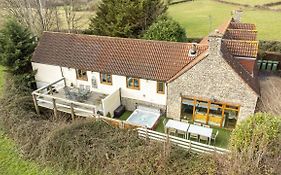The West Barn Near Bath, Sleeps 24 And 2 Hot Tubs