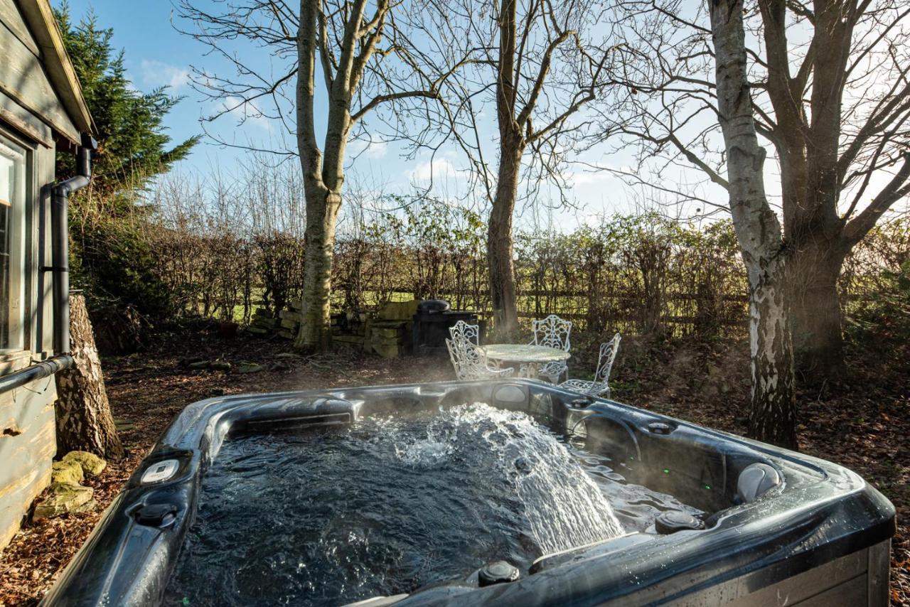 The West Barn Near Bath, Sleeps 24 And 2 Hot Tubs Villa Bristol Exterior photo